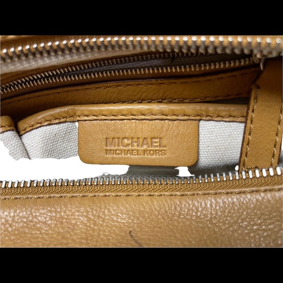 Michael Kors Leather Mini Hobo Satchel Handbag A-0611 - Picture 7 of 8